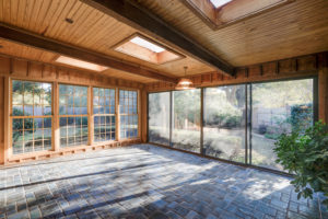 A picture of a sunroom at house in Wichita Falls, TX