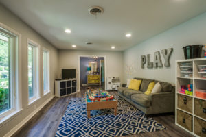 Interior image of a living room / playroom at a FSBO, for sale by homeowner, real estate listing in Wichita Falls, TX